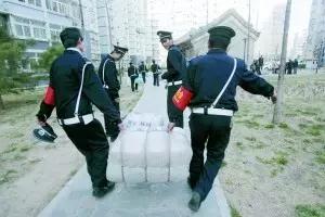 常德市康都物業(yè)服務(wù)有限公司,常德保安服務(wù)公司,保潔服務(wù),綠化服務(wù),搬運(yùn)服務(wù),墻外高空清洗服務(wù) 常德市康都物業(yè)服務(wù)有限公司,常德保安服務(wù)公司,保潔服務(wù),綠化服務(wù),搬運(yùn)服務(wù),墻外高空清洗服務(wù)