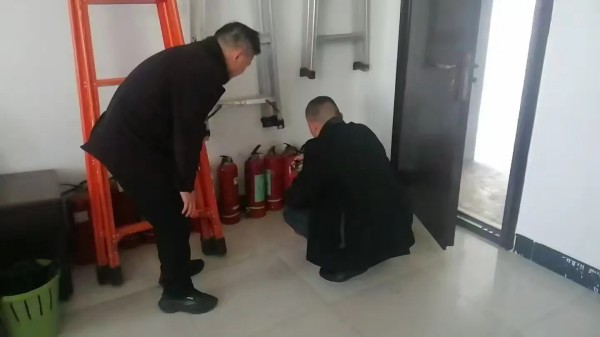 常德市康都物業(yè)服務有限公司,常德保安服務公司,保潔服務,墻外高空清洗服務