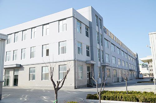 公司本著以人為本、誠信待人的理念，培養(yǎng)造就了一批專業(yè)人員